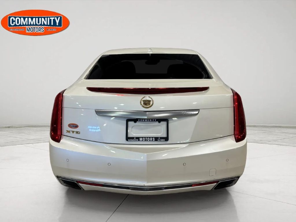 Cadillac XTS  2013