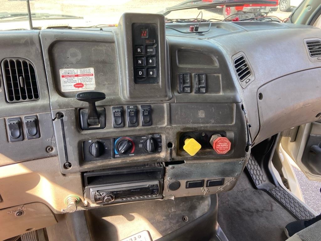 Sterling LT9500  2003