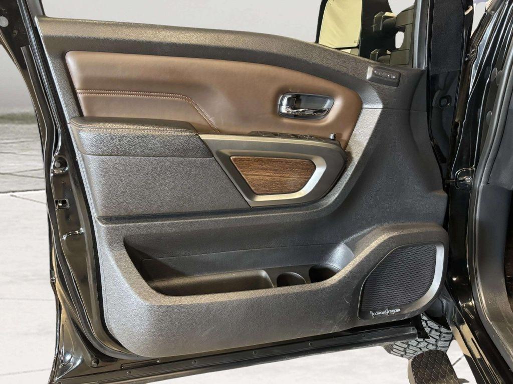 Nissan Titan XD  2017