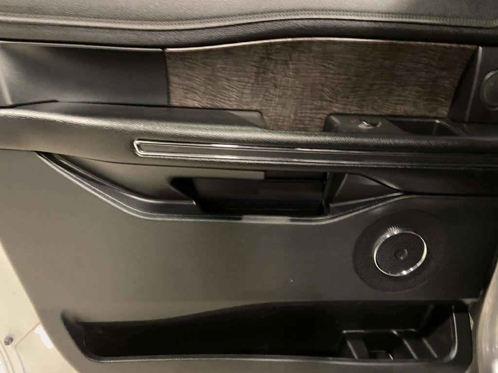 Ford Expedition  2020