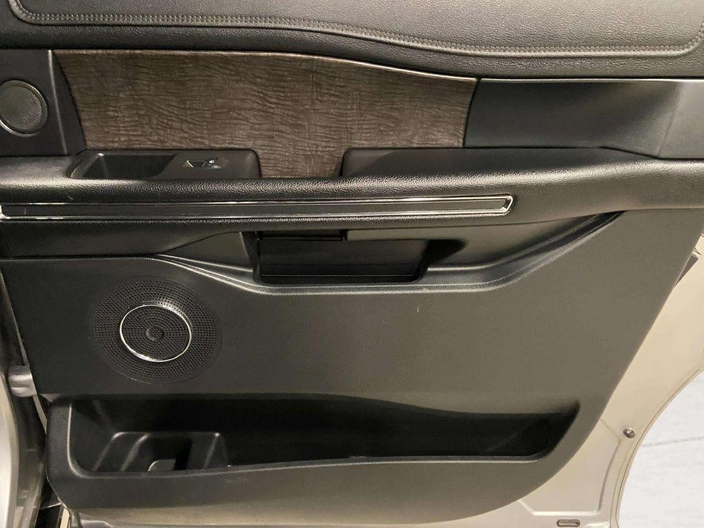 Ford Expedition  2020