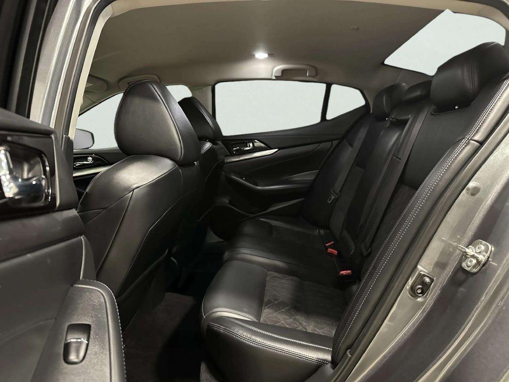Nissan Maxima  2017