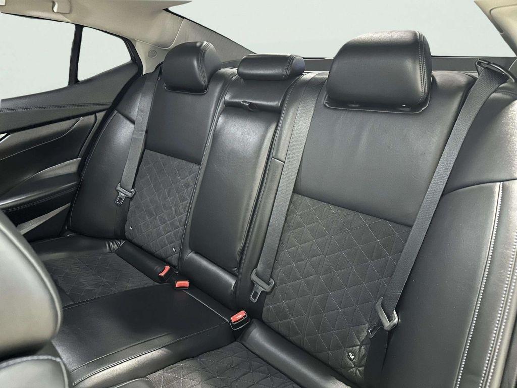 Nissan Maxima  2017