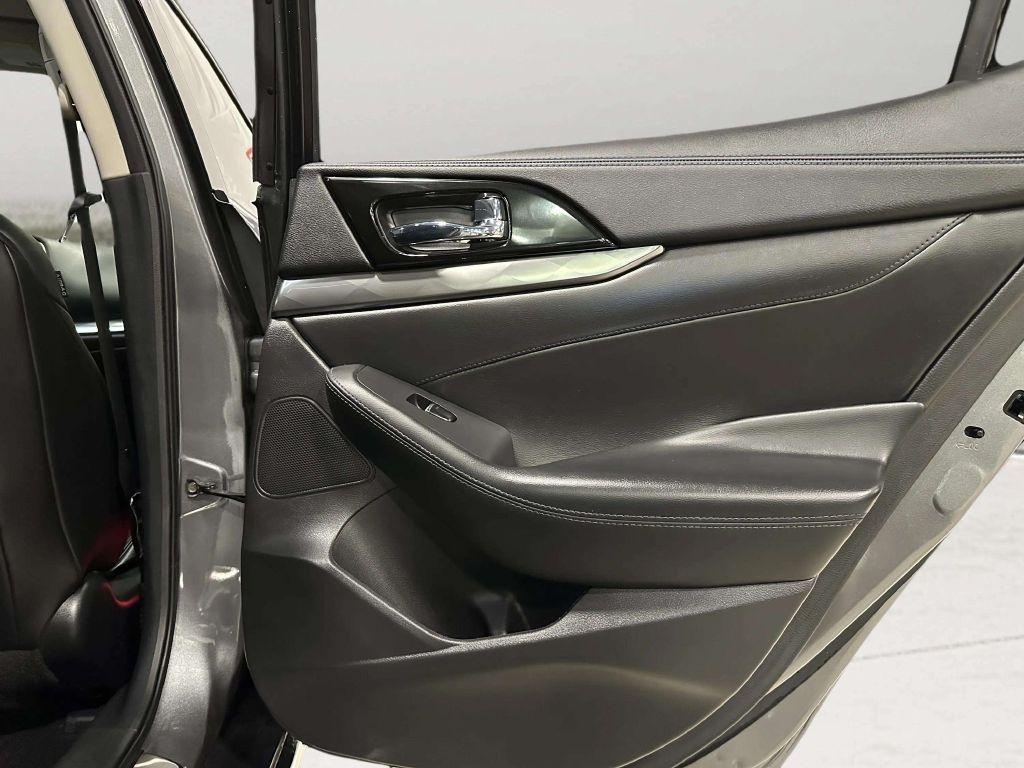 Nissan Maxima  2017