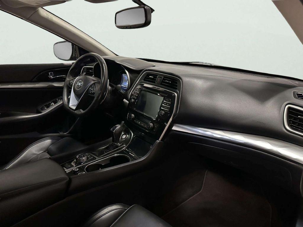 Nissan Maxima  2017