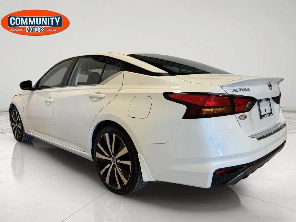 Nissan Altima  2021