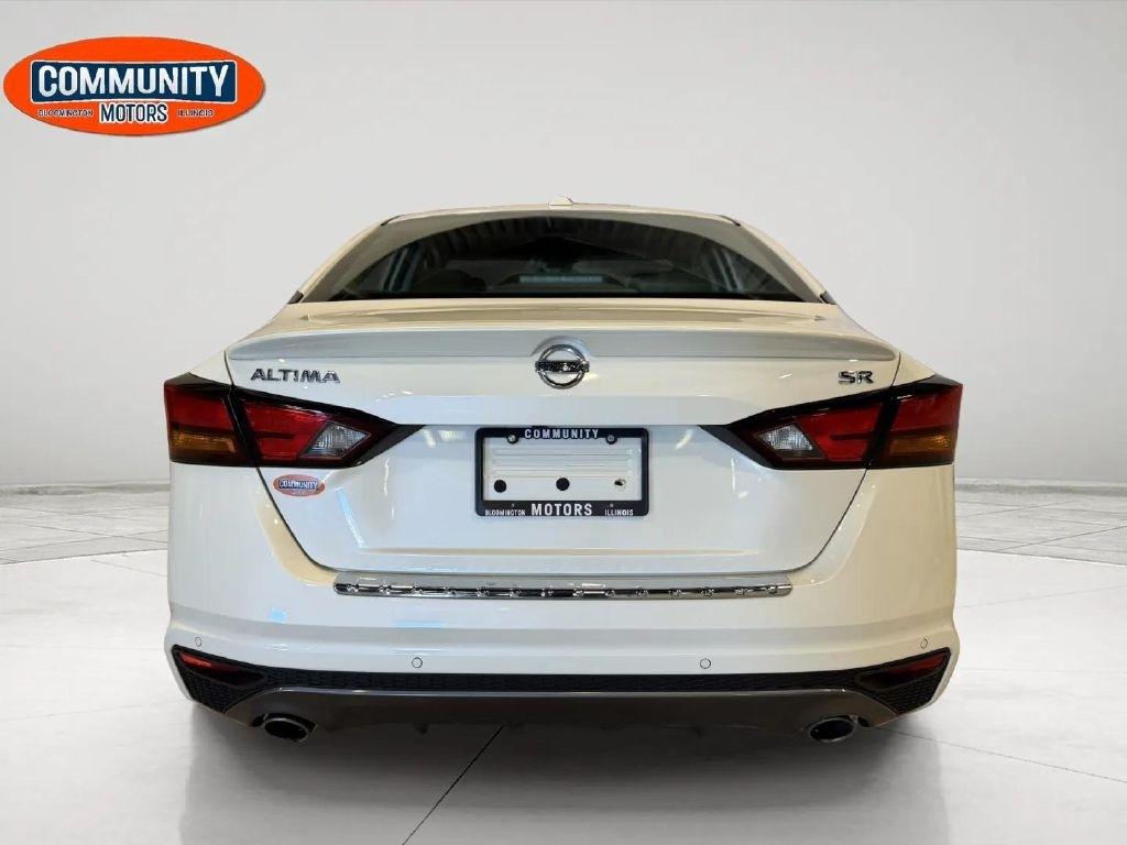 Nissan Altima  2021