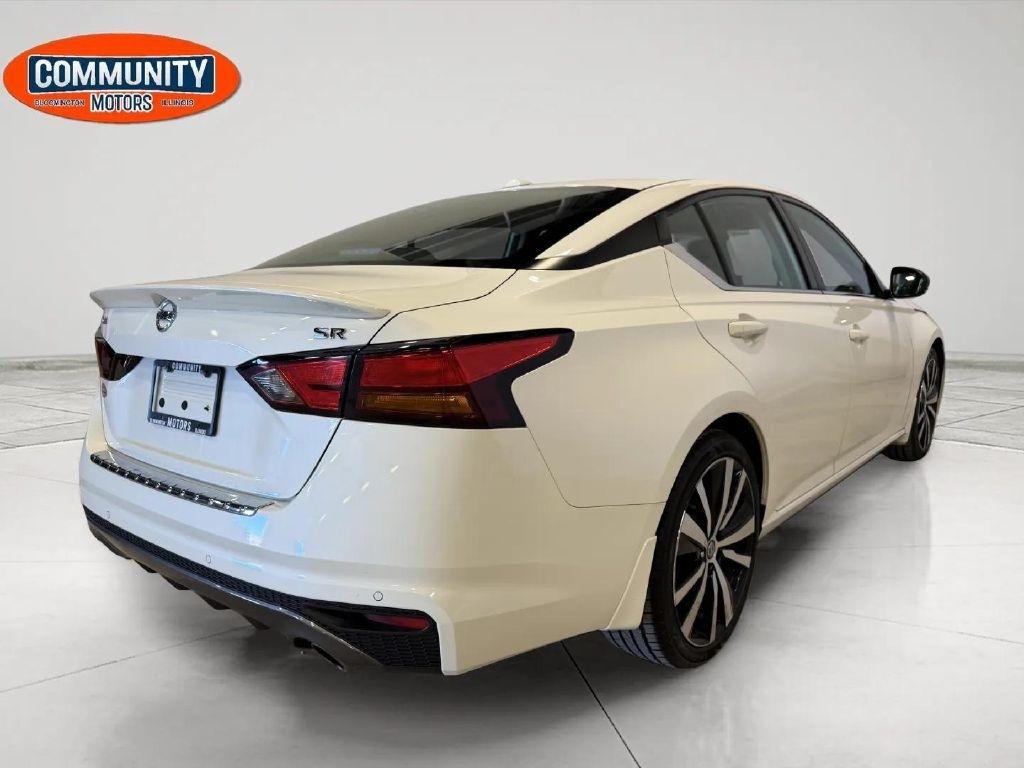 Nissan Altima  2021