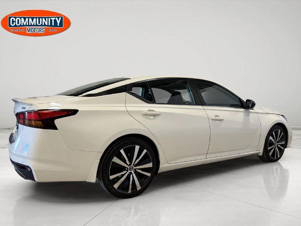 Nissan Altima  2021
