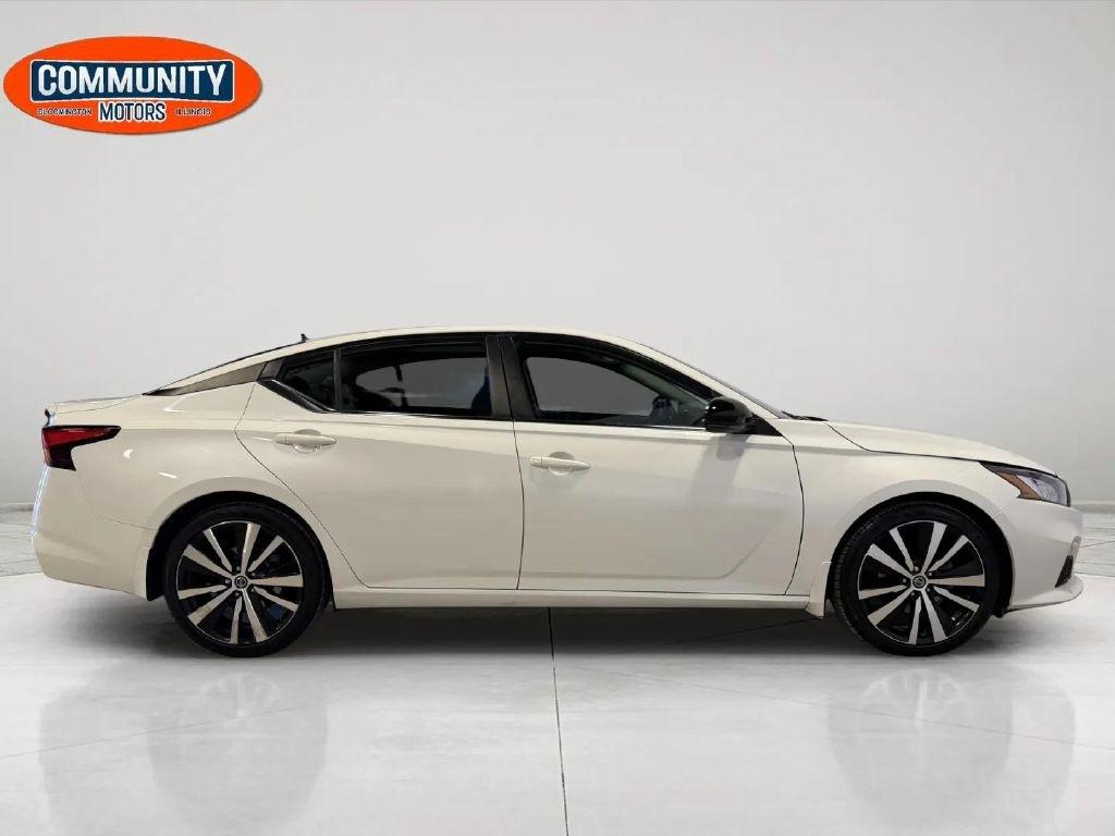 Nissan Altima  2021