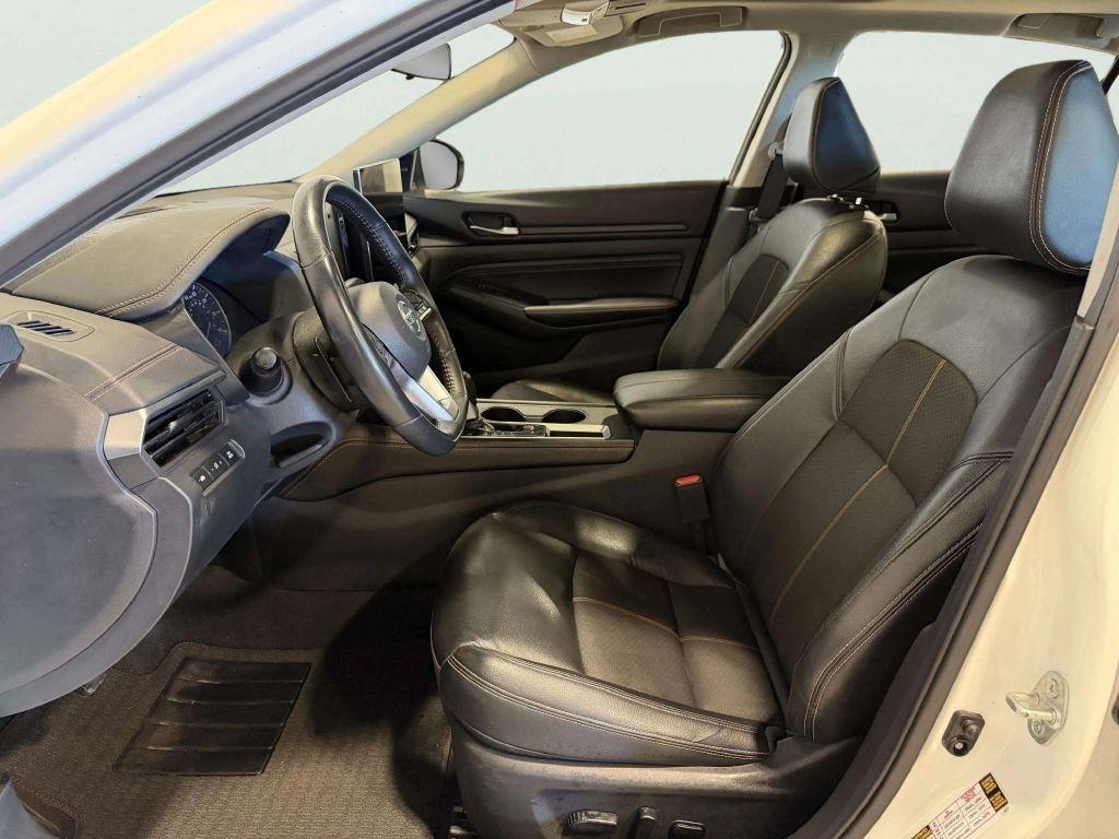 Nissan Altima  2021