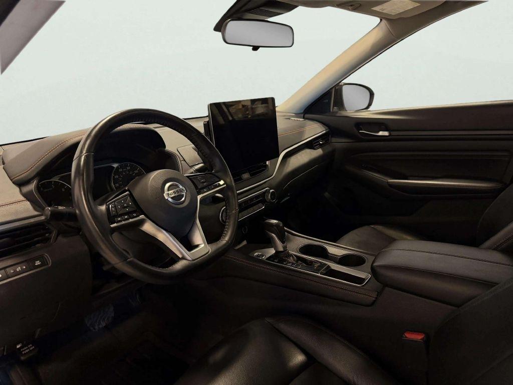 Nissan Altima  2021