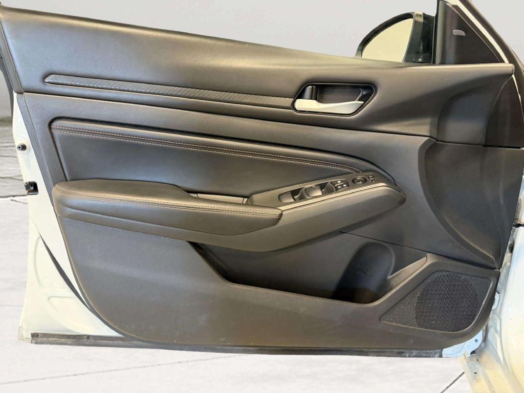 Nissan Altima  2021