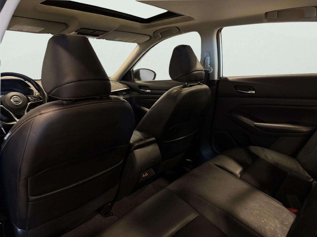 Nissan Altima  2021