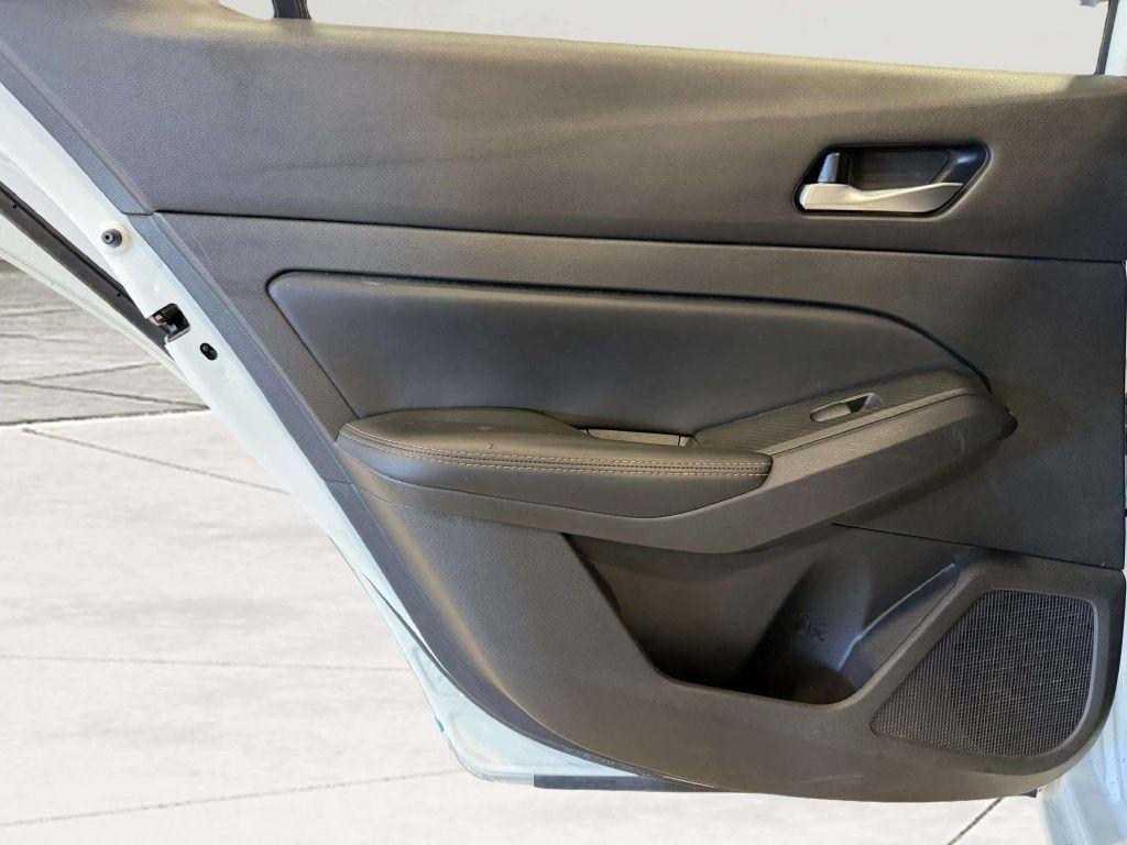 Nissan Altima  2021