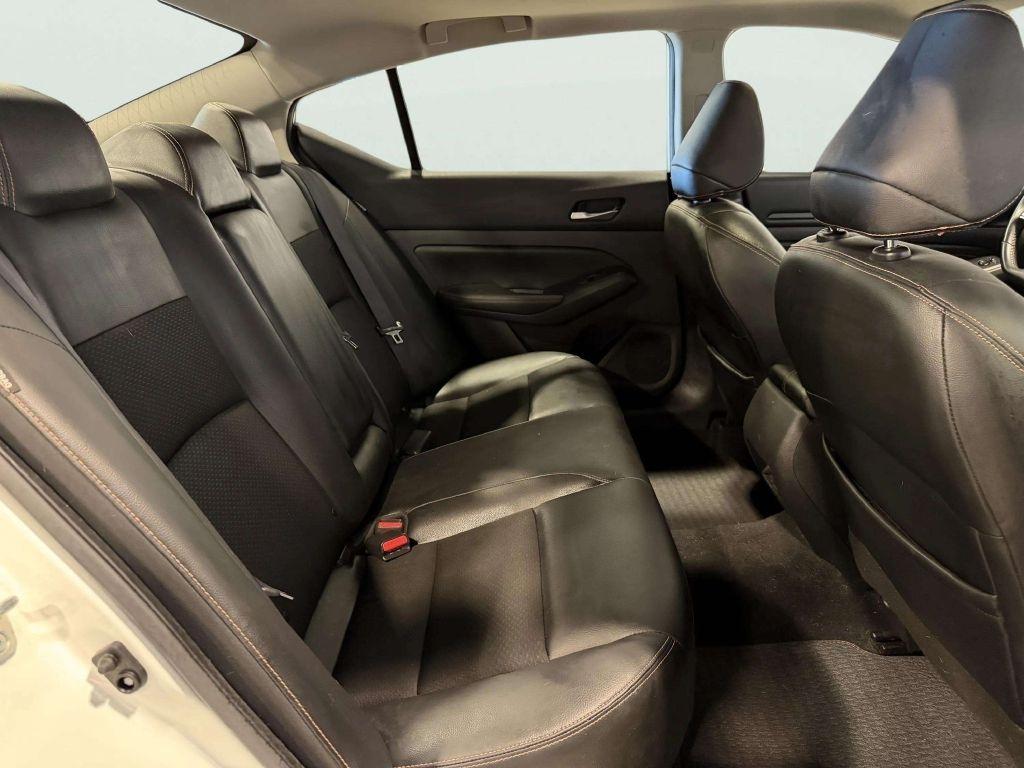 Nissan Altima  2021