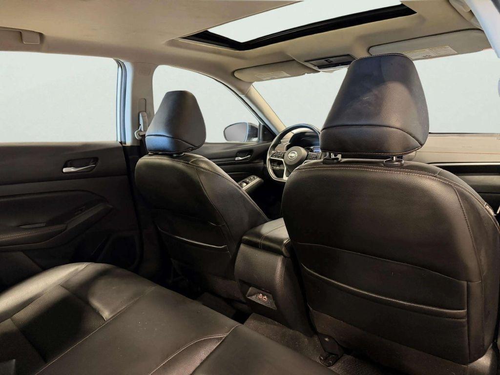 Nissan Altima  2021