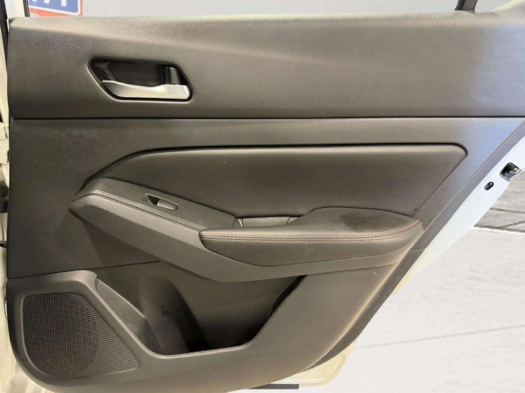 Nissan Altima  2021