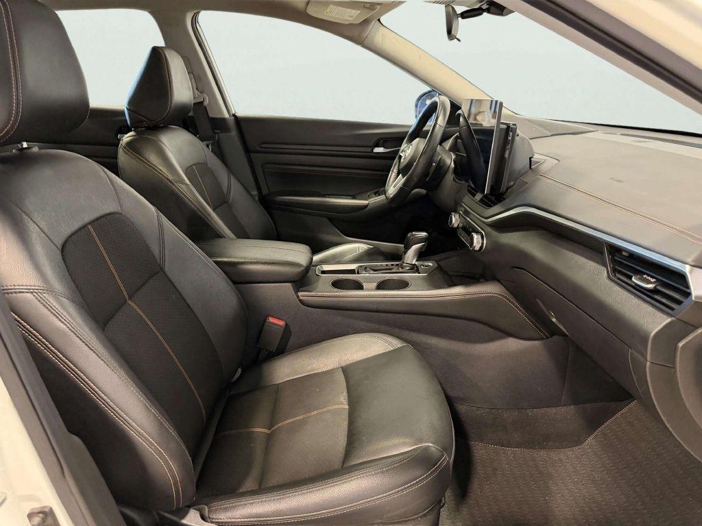 Nissan Altima  2021