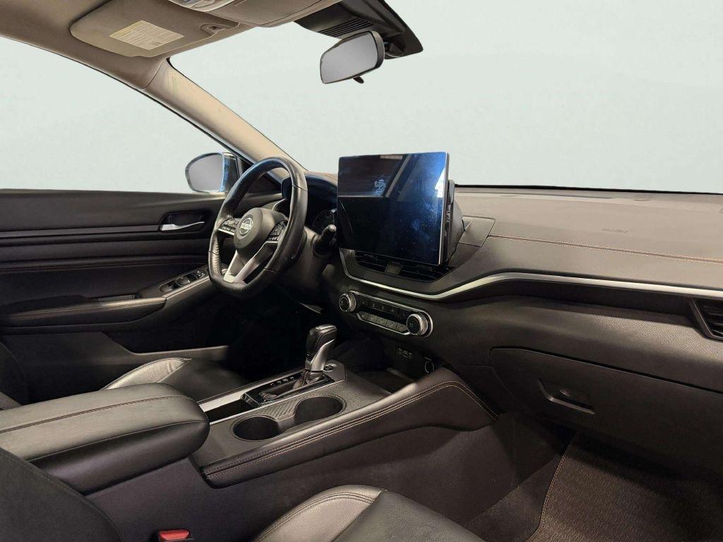 Nissan Altima  2021