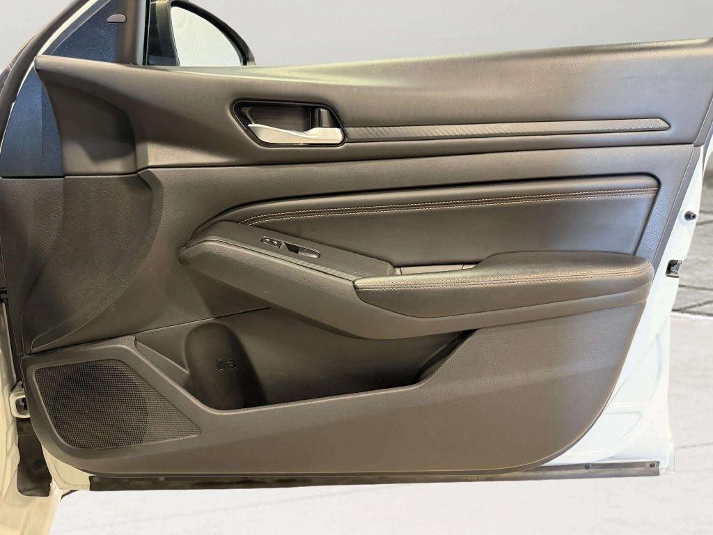 Nissan Altima  2021