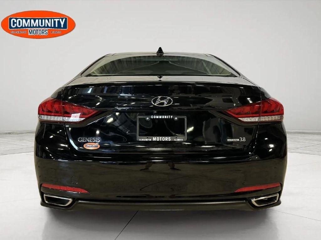 Hyundai Genesis  2016