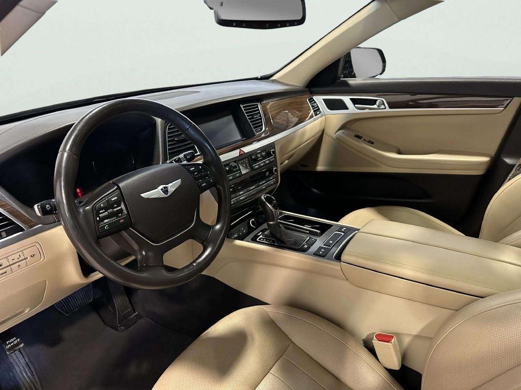 Hyundai Genesis  2016