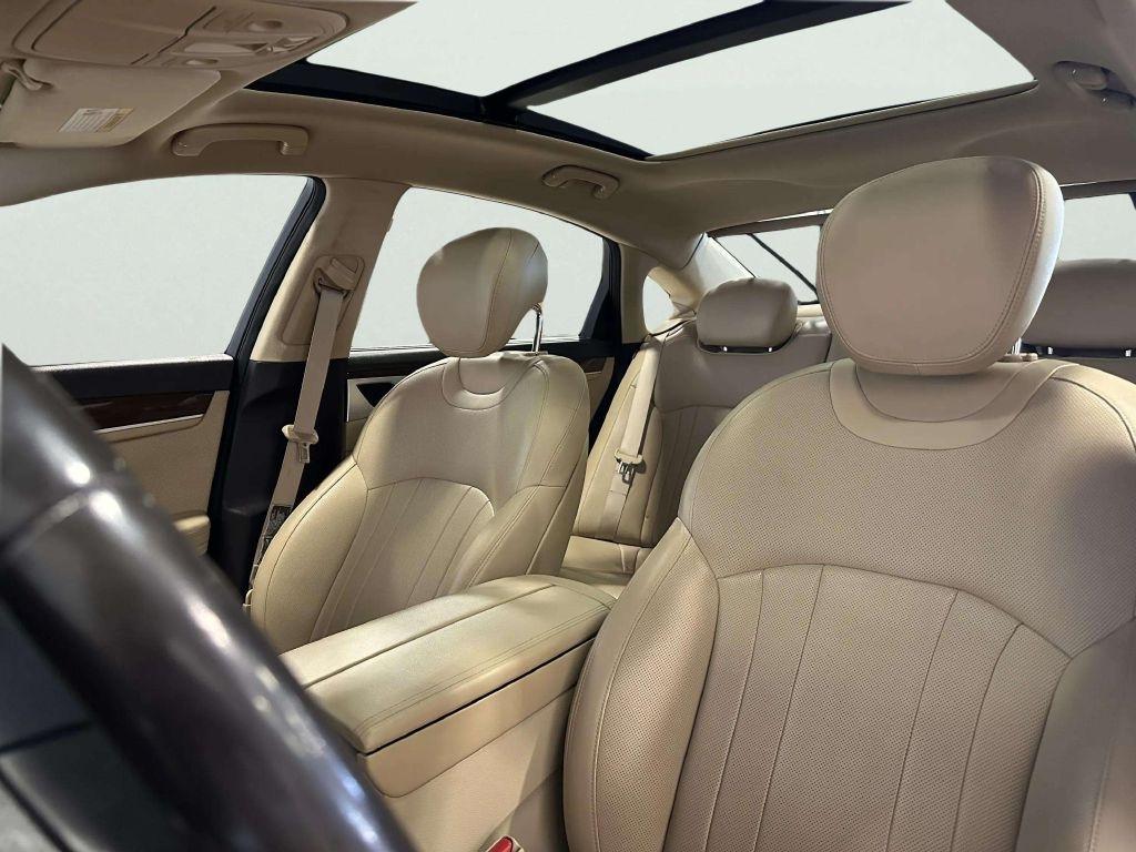 Hyundai Genesis  2016