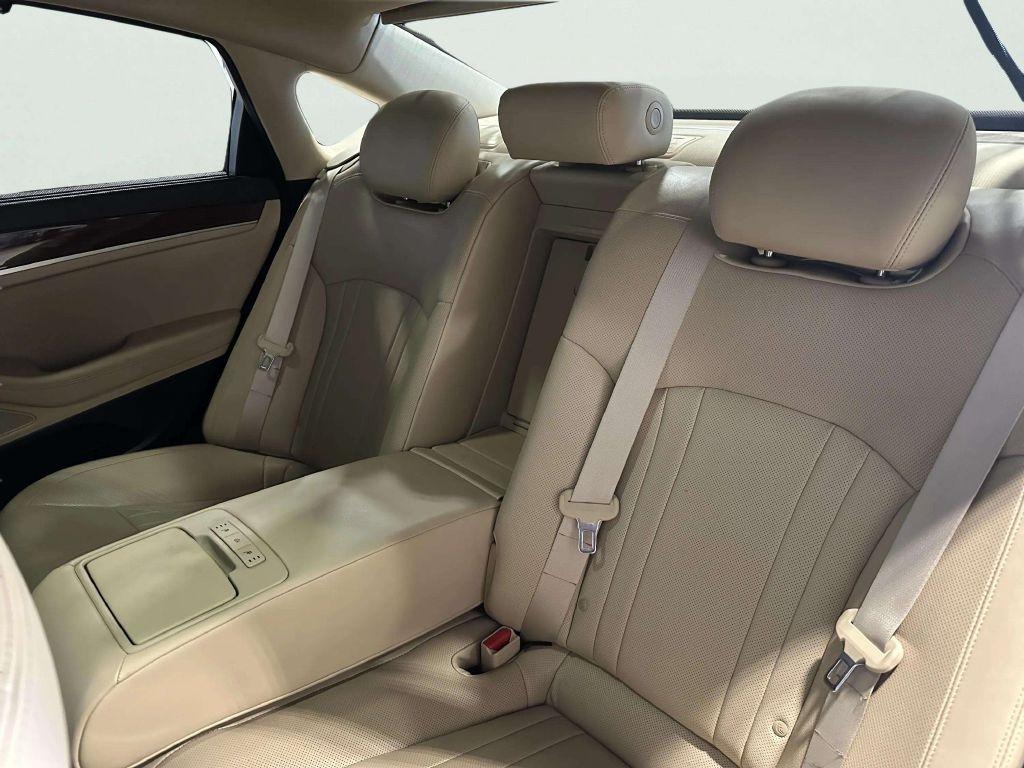 Hyundai Genesis  2016