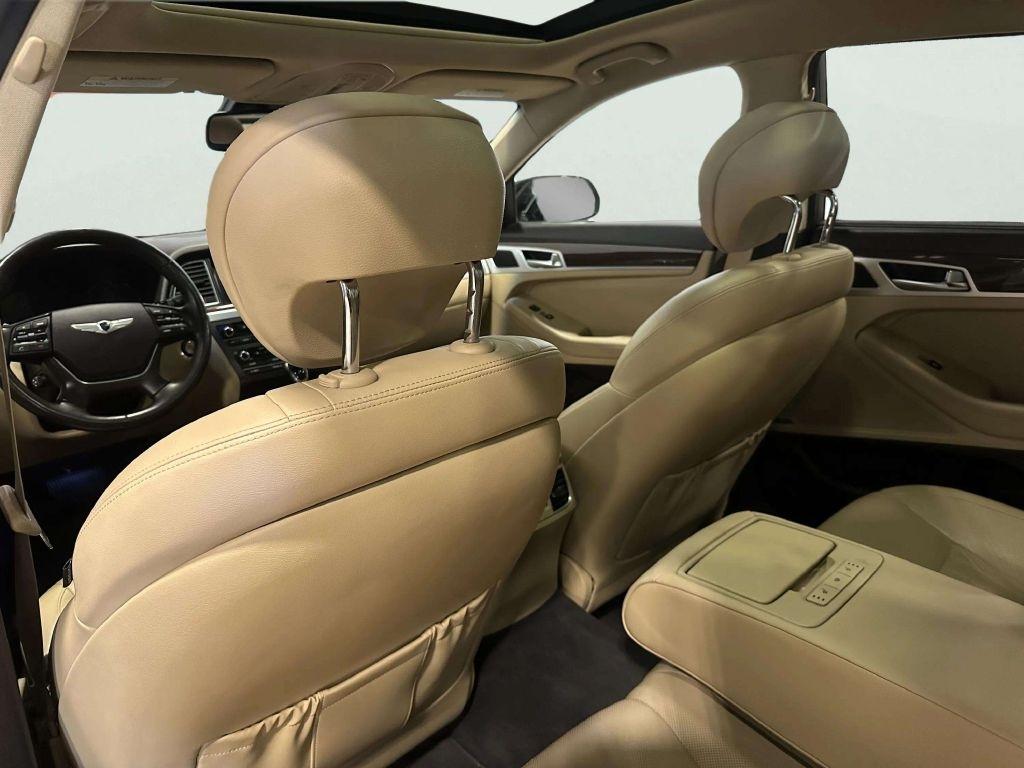 Hyundai Genesis  2016