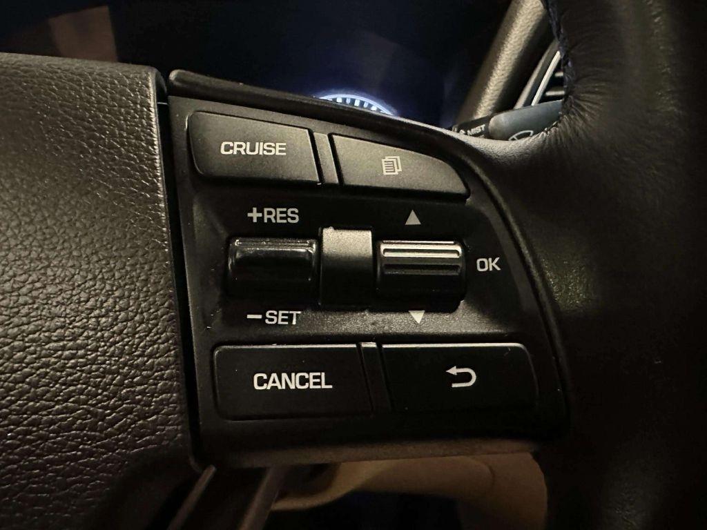 Hyundai Genesis  2016