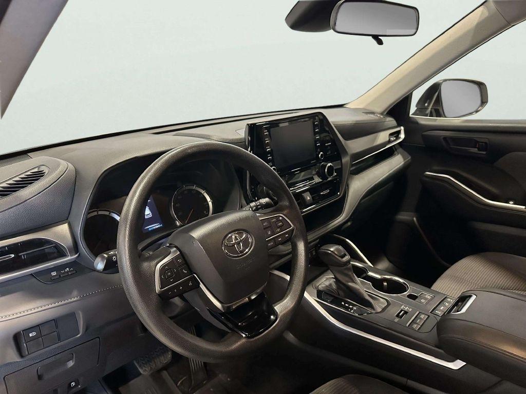 Toyota Highlander  2021