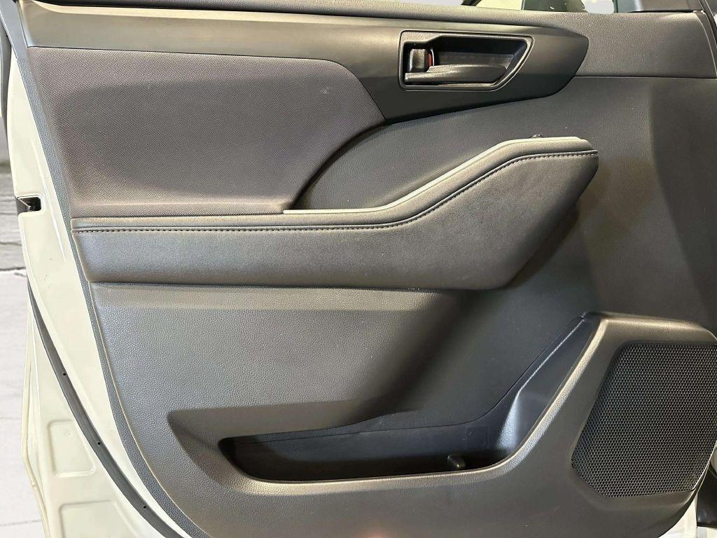 Toyota Highlander  2021