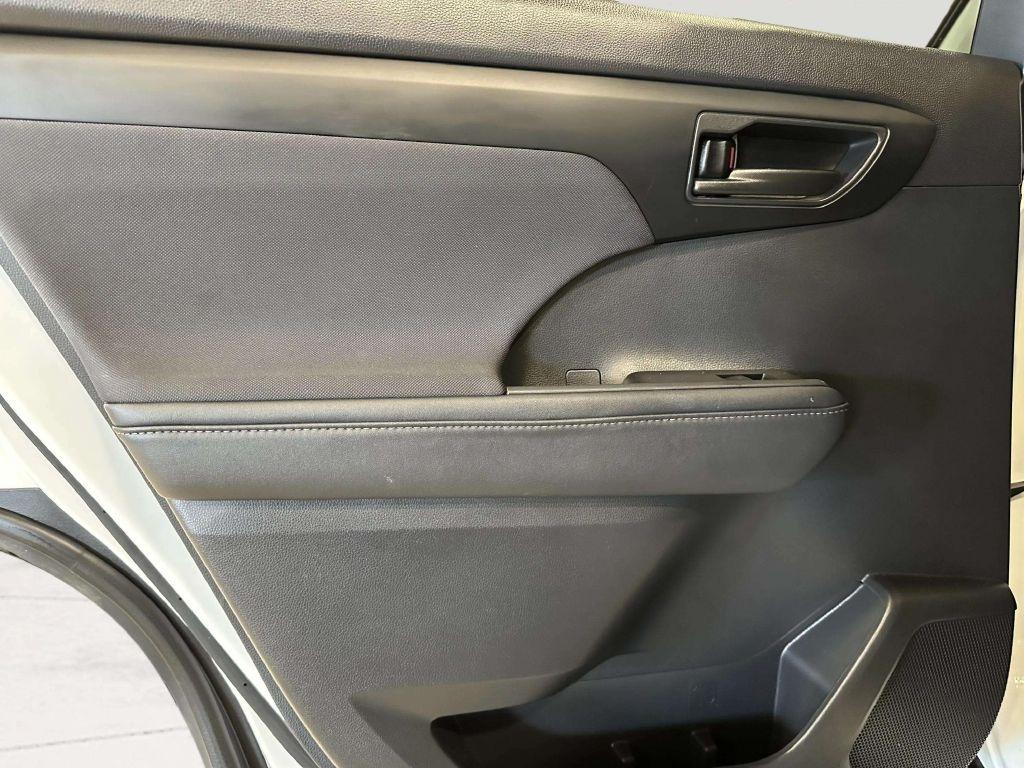 Toyota Highlander  2021