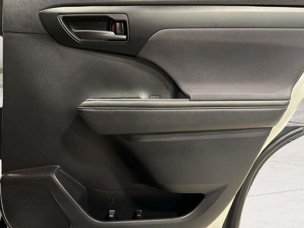 Toyota Highlander  2021