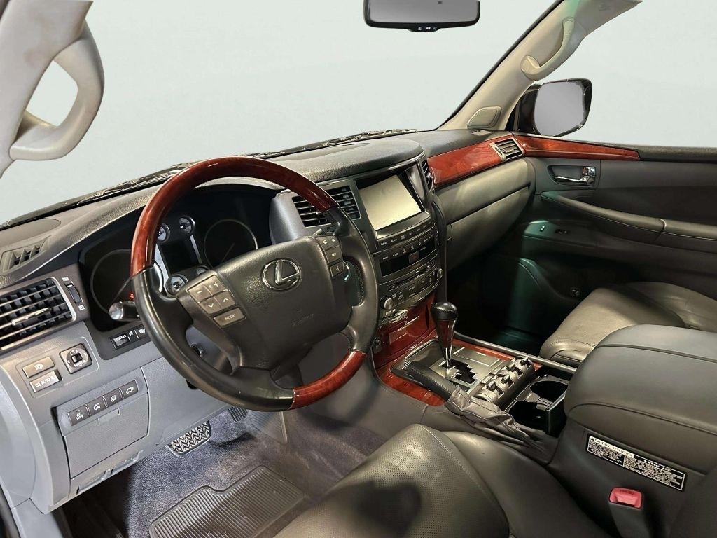 Lexus LX 570  2009