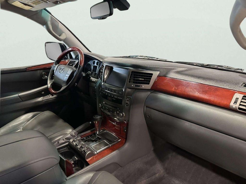 Lexus LX 570  2009