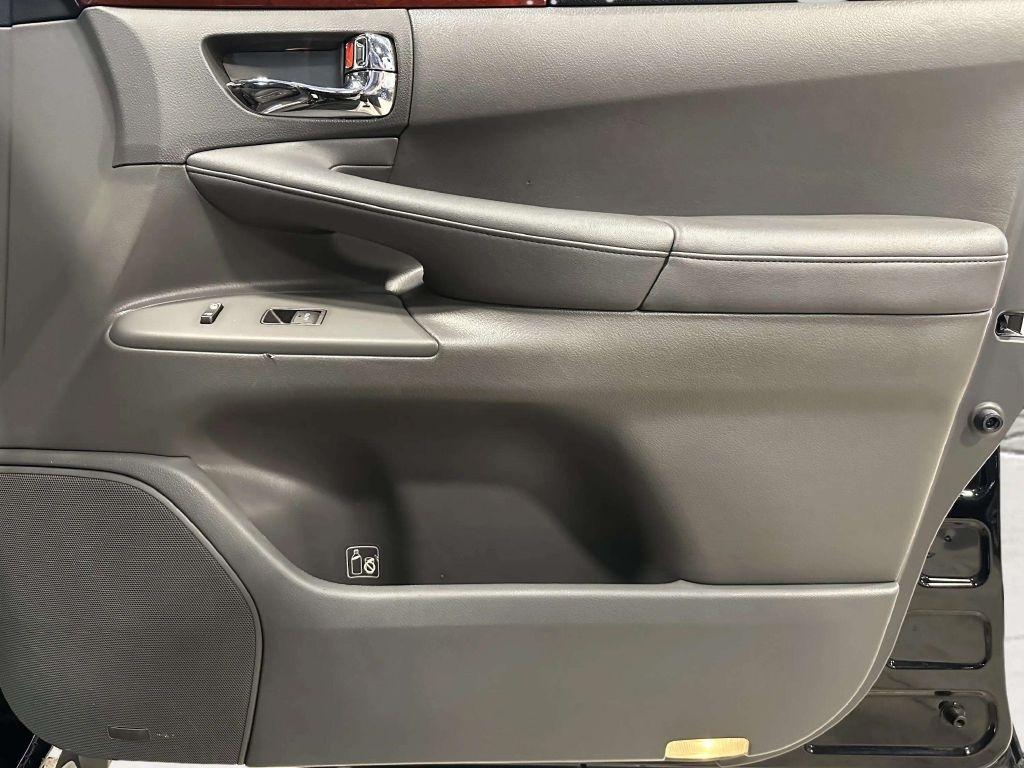 Lexus LX 570  2009