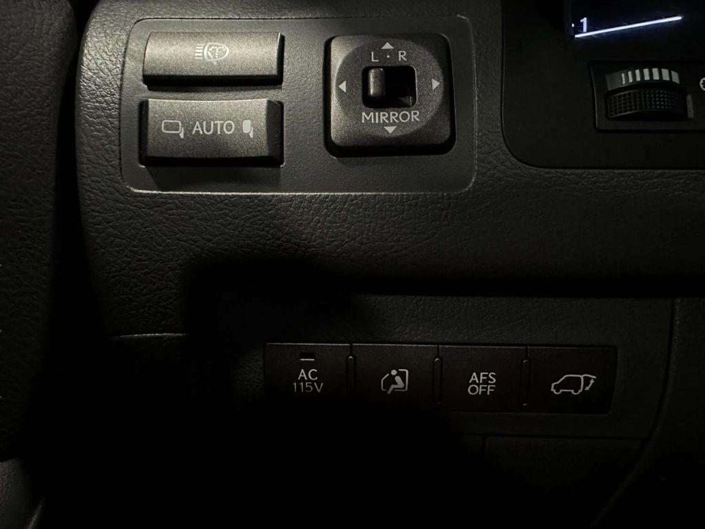 Lexus LX 570  2009