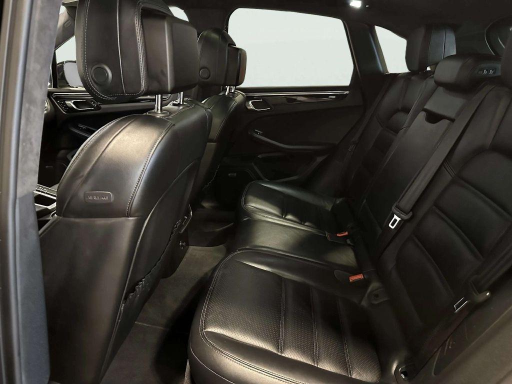 Porsche Macan  2015