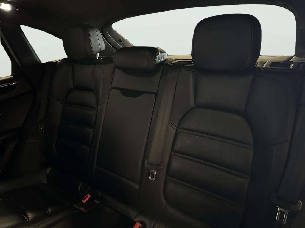 Porsche Macan  2015