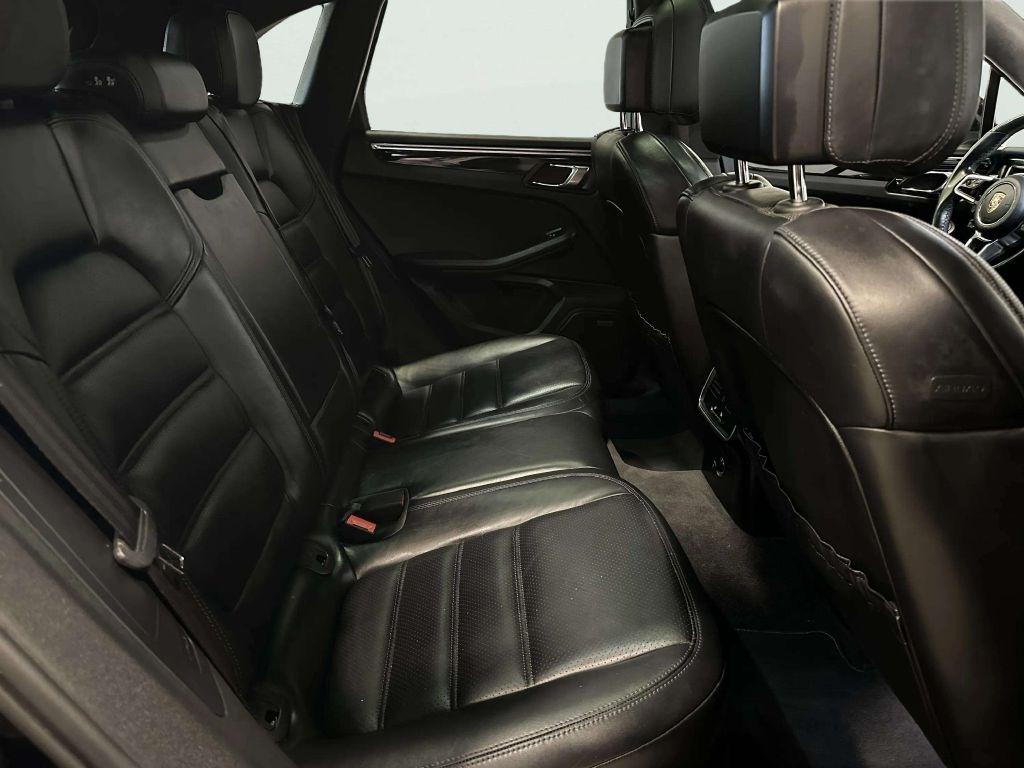 Porsche Macan  2015