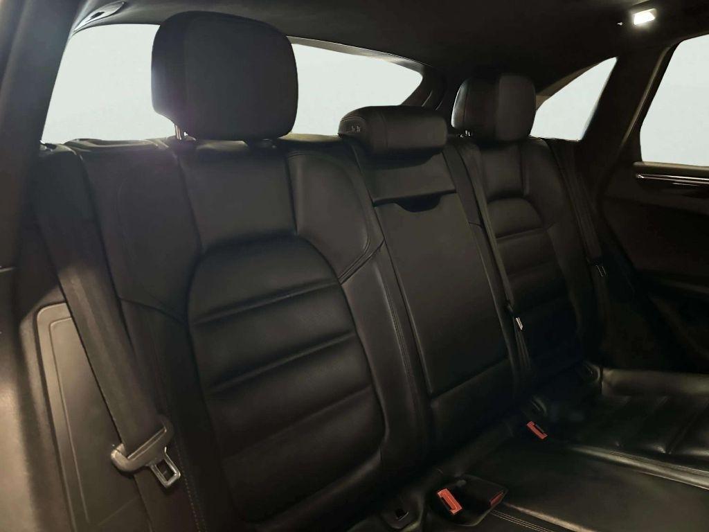 Porsche Macan  2015