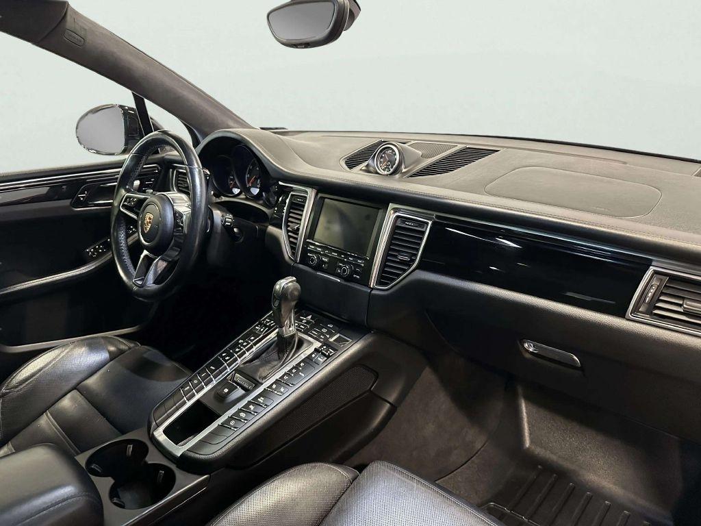 Porsche Macan  2015