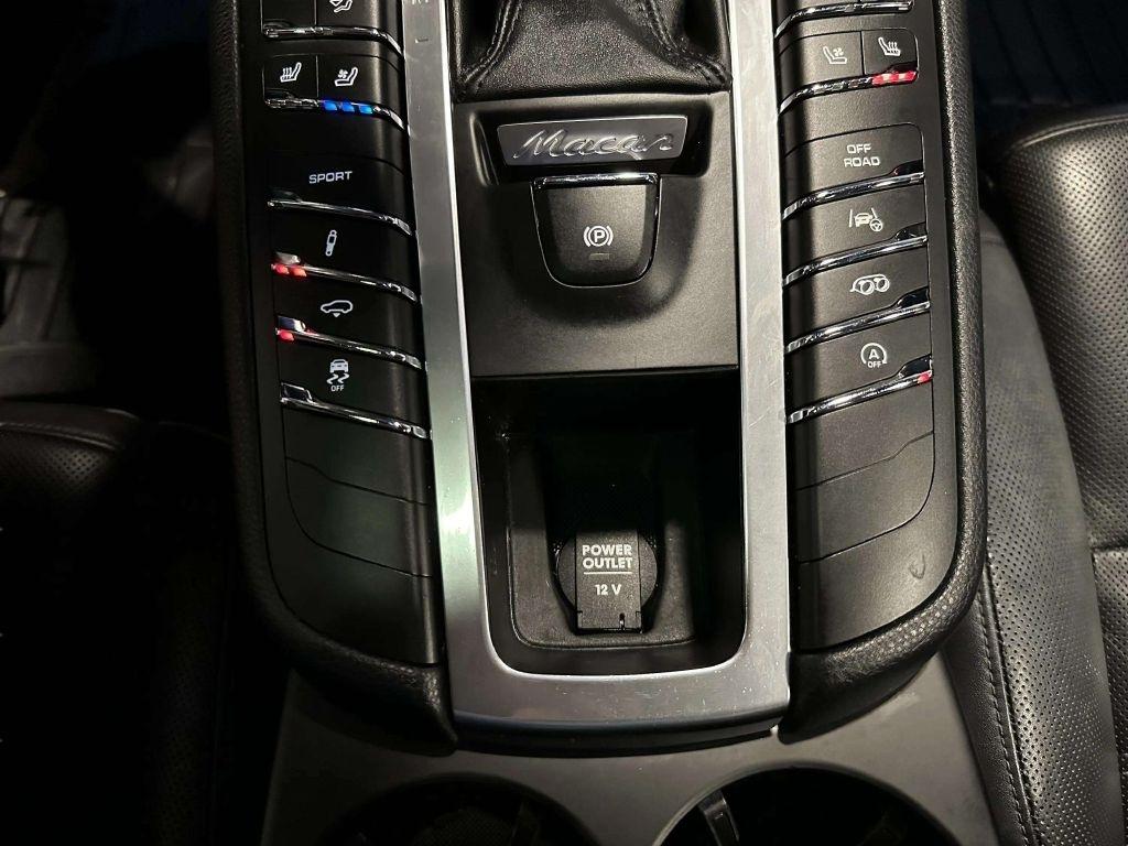 Porsche Macan  2015