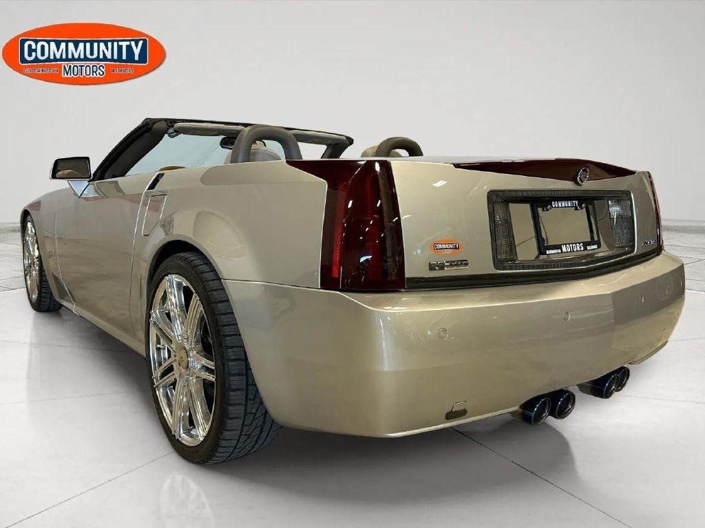 Cadillac XLR 2dr Convertible 2004
