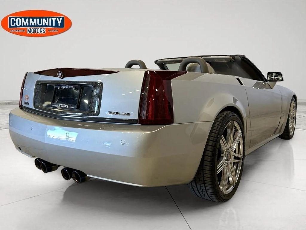 Cadillac XLR 2dr Convertible 2004