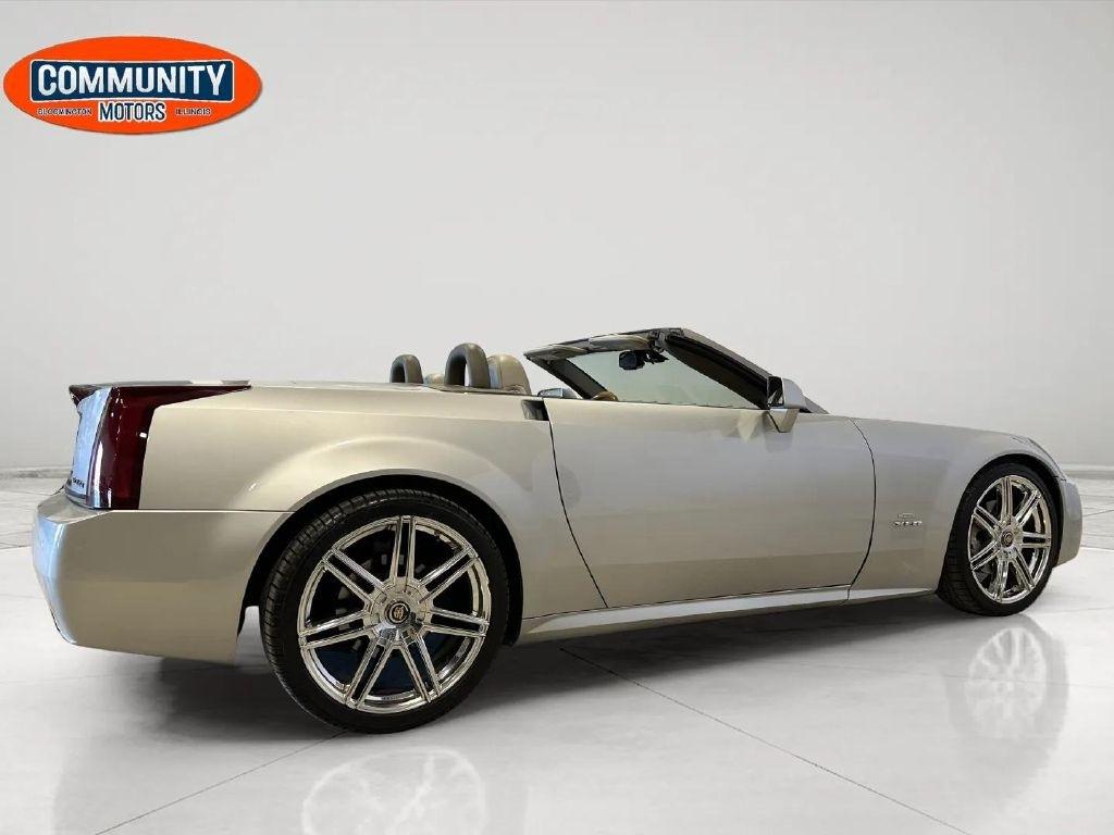 Cadillac XLR 2dr Convertible 2004