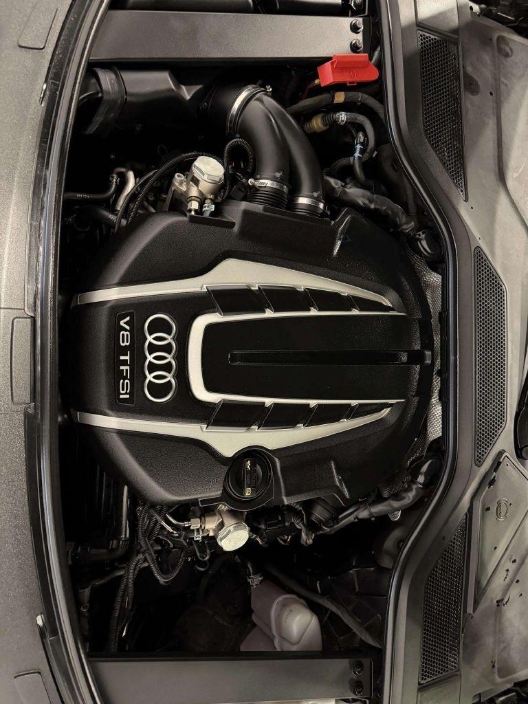 Audi A8  2016