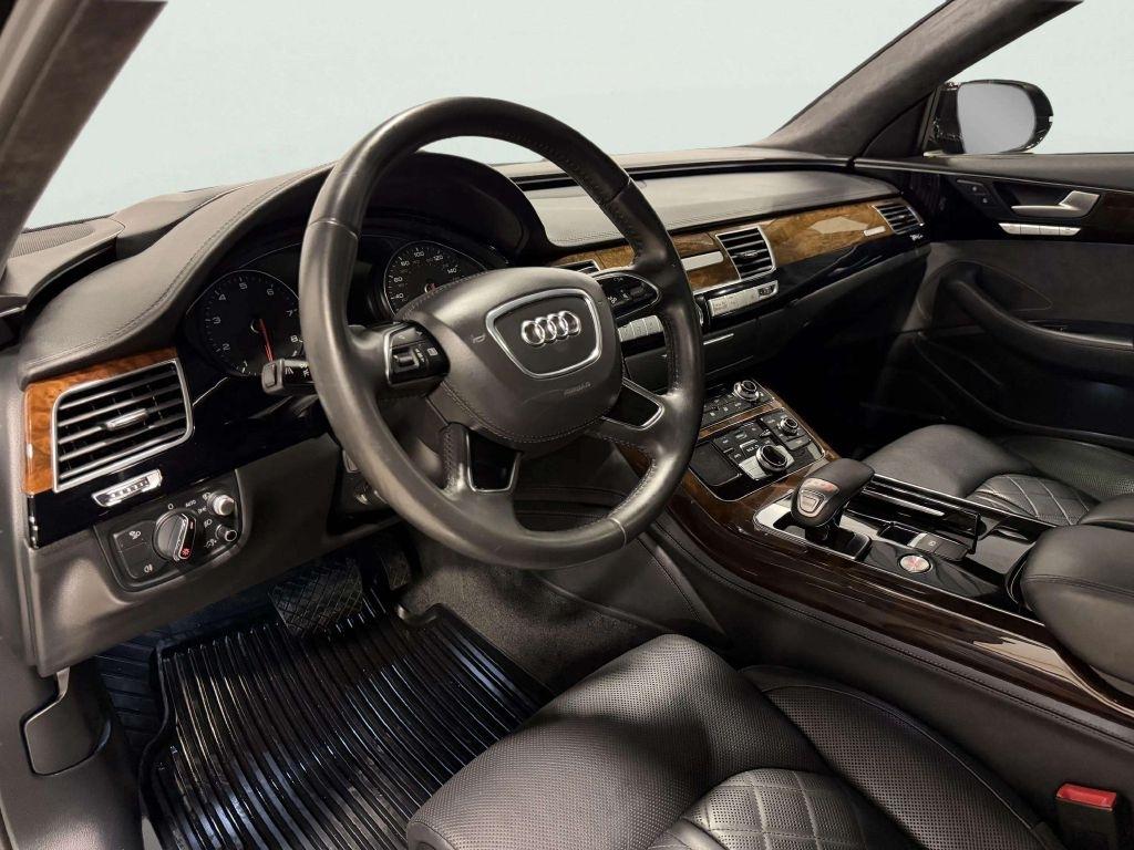 Audi A8  2016